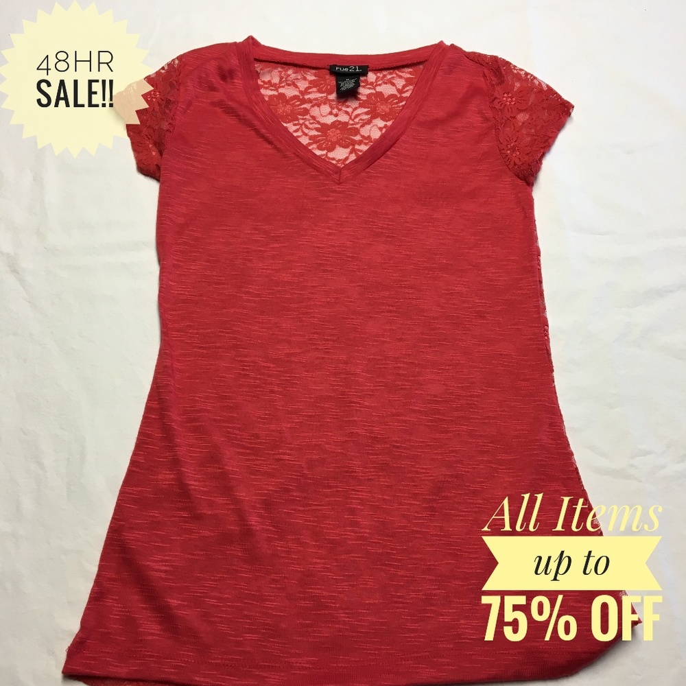 RUE 21 MEDIUM RED LACED BACKED V NECK TEE EUC